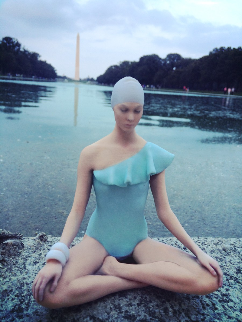 Illustration for article titled HOLIDAY SUBMERGED : A HOLIDAY LOOKBOOK